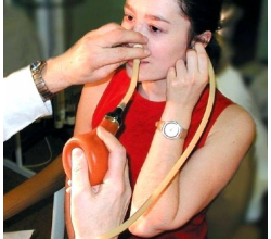 Продувание по Политцеру, массаж бараб. перепонок, катетеризация слуховых труб
